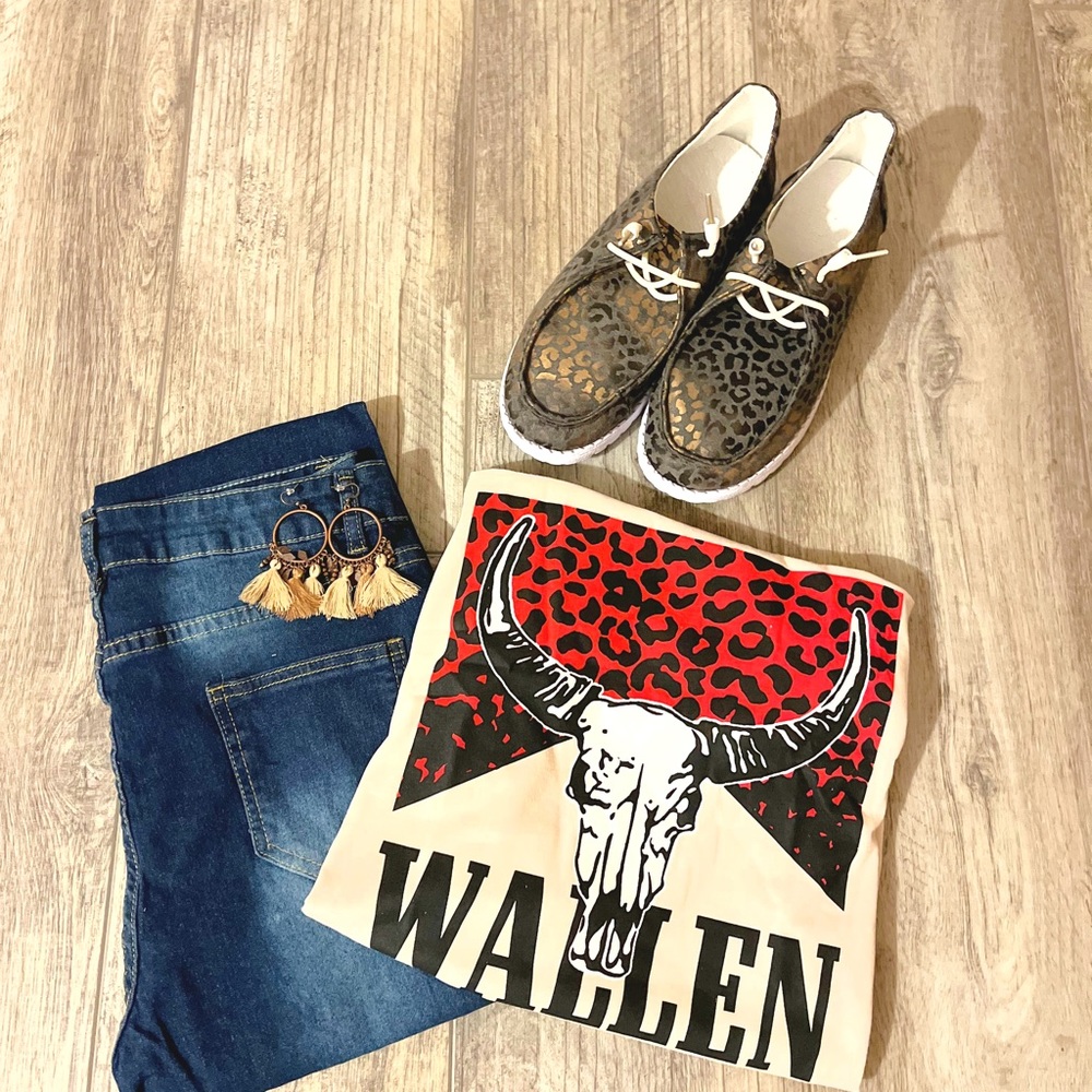 Morgan Wallen bull skull